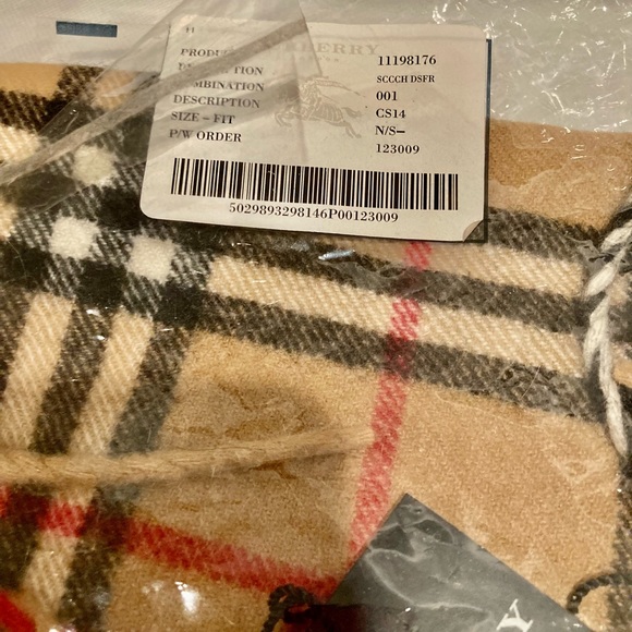 BURBERRY "Happy" Nova Check Tartan Cashmere Fringe Wrap Scarf - Picture 10 of 10
